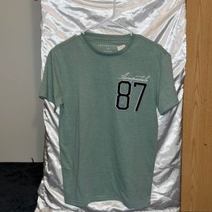 I’m selling a Aèropostale size XS in a light shade of green.